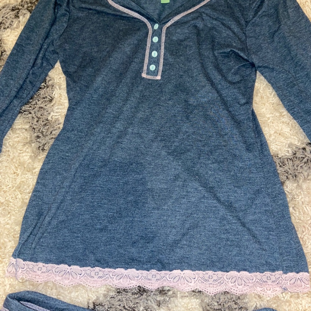 pj set - Picture 3 of 4